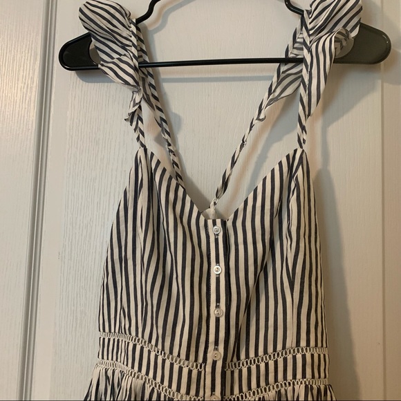 H&M pinstripe sundress with flutter sleeves - Picture 2 of 11